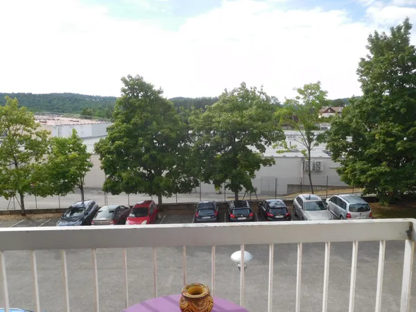 Appartement T4, 1er étage, 80 m2, 3 Chambres, 2 Balcons, Garage, Parking, Cave, Grenier,
