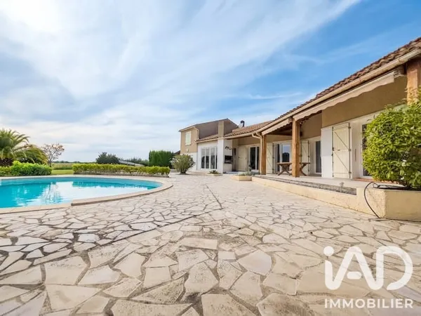 Maison 7 pièces 219 m²