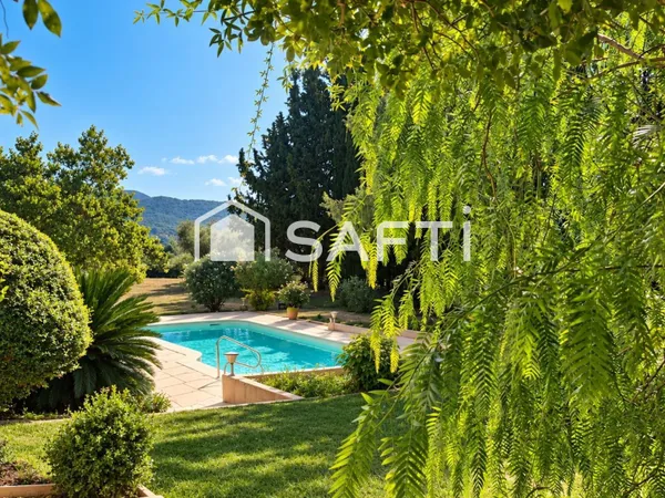 Propriété avec terrain 5000 m² et piscine 10X4 m