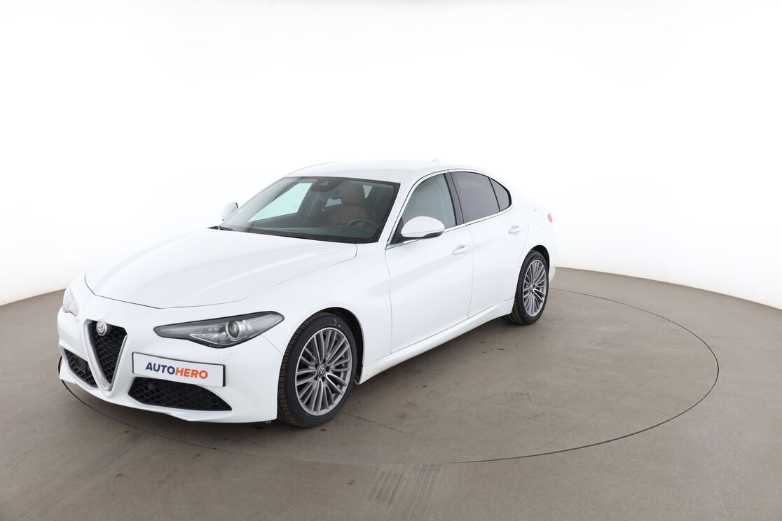 Alfa Romeo Giulia 2.2 Lusso AT8 — photo 1