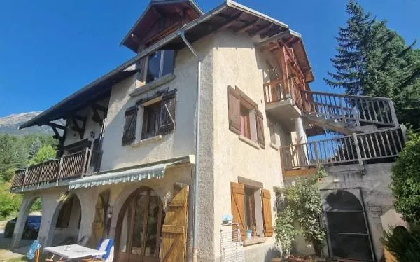 Villa 9 pièces 250 m²
