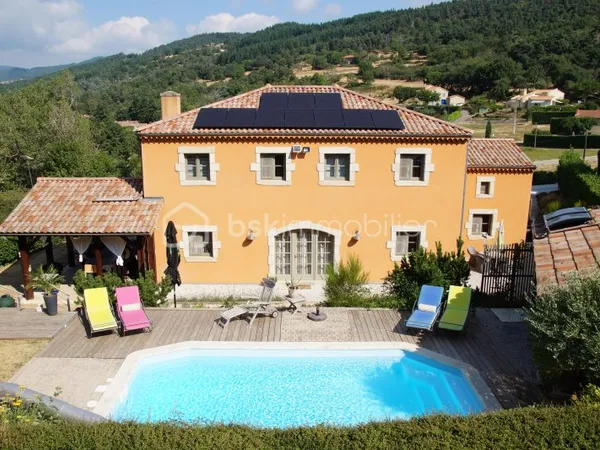 Maison 9 pièces 212 m²