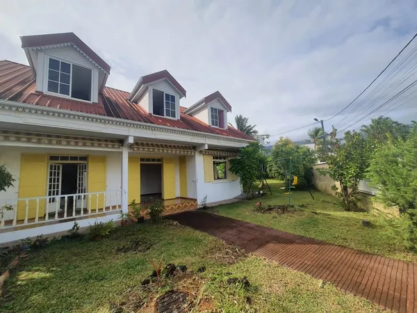 Villa - 5 pièces - 135 m²