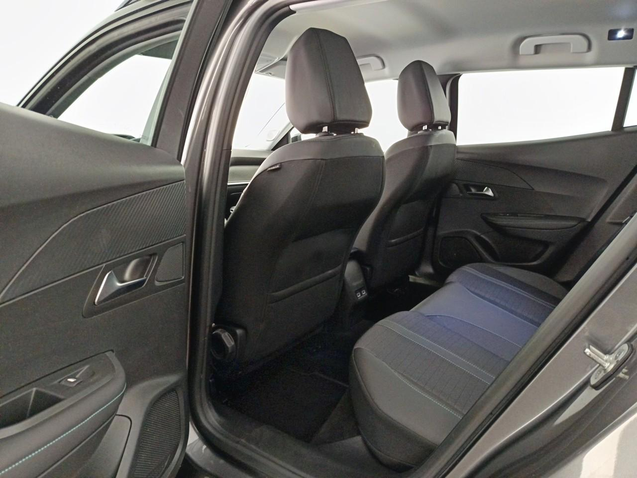 Peugeot 2008 puretech 100 s&s bvm6 allure — photo 18