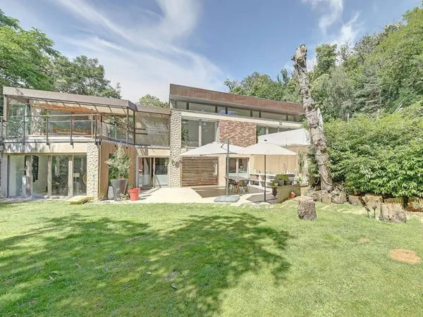 Maison 12 pièces 700 m²