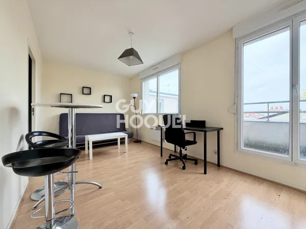 Studio de 22 m² avec extérieur - 3e étage avec ascenseur - Quartier Cernay