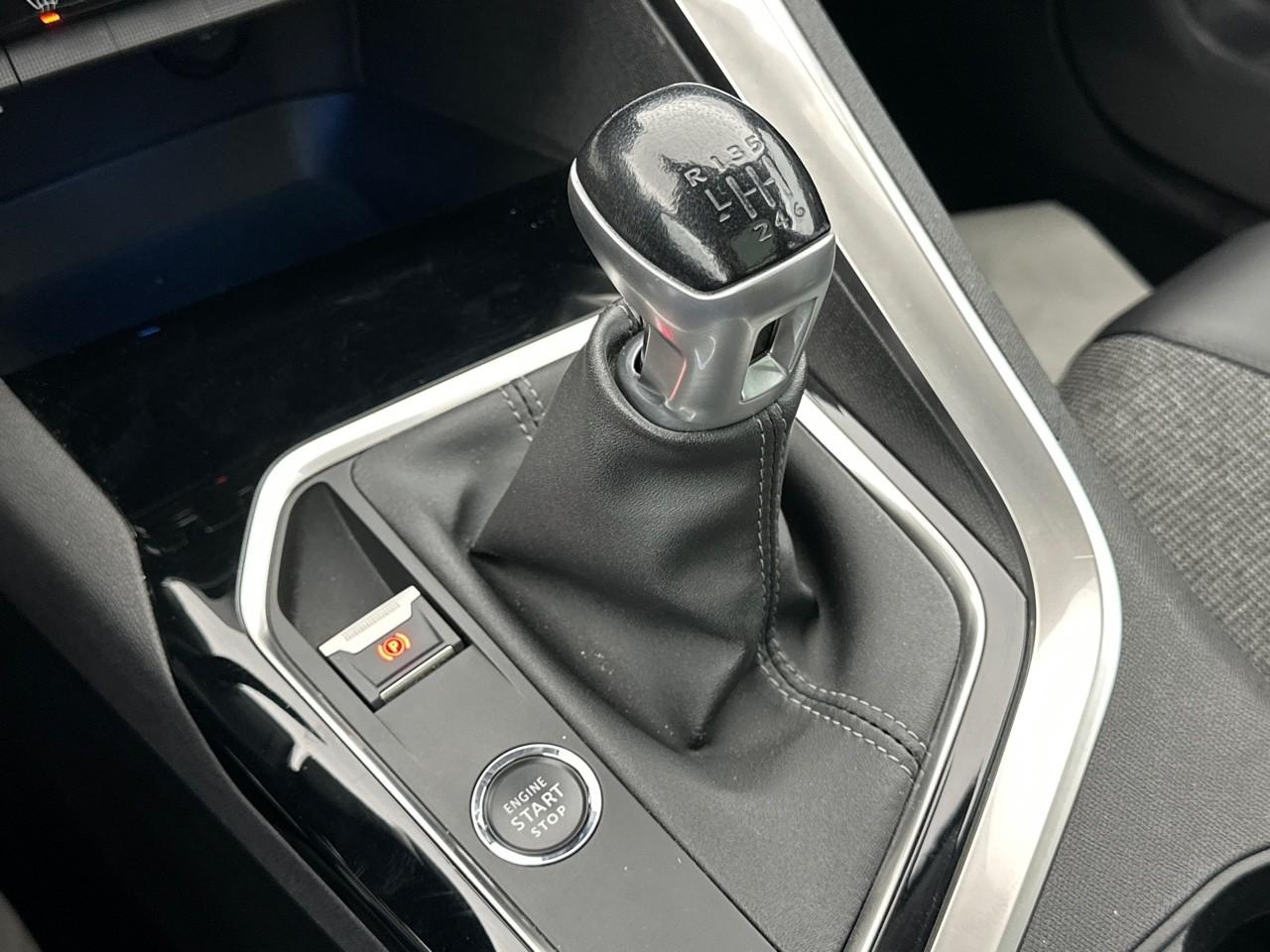 Peugeot 3008 puretech 130ch s&s bvm6 allure — photo 29