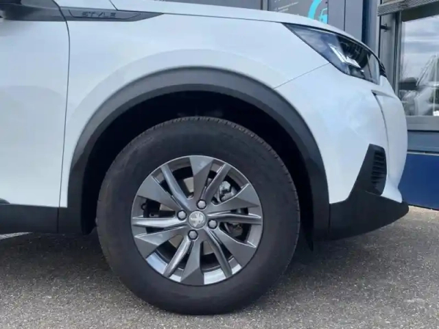 Peugeot 2008 1.2 puretech 130ch s&amp;s style eat8 — photo 5