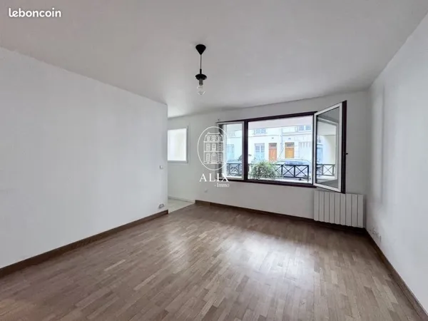 Studio 1 pièce 28 m²