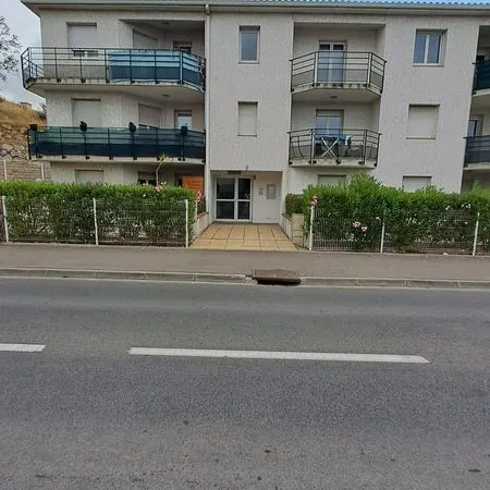 T2 résidence récente avec garage
