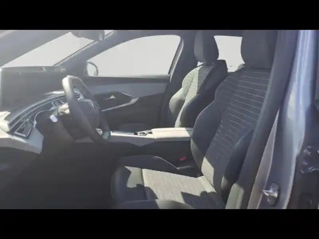 Peugeot 3008 electrique 210ch batterie 73 kwh allure — photo 12