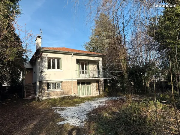 Maison centre. Talaudiere