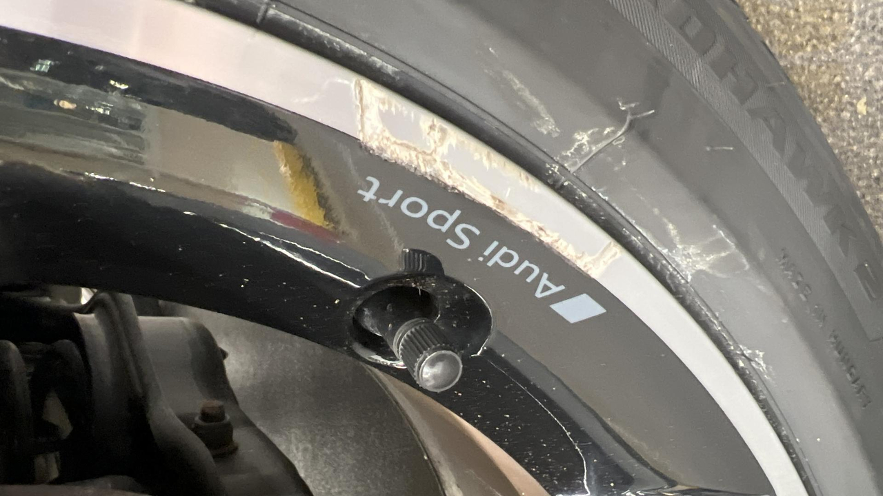 Audi Q2 35 TDI 150 S tronic 7 quattro — photo 24