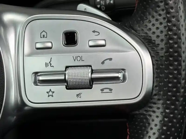 Mercedes Gla 250 e amg line — photo 27