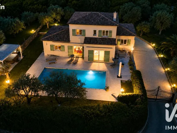 Maison 6 pièces 340 m²