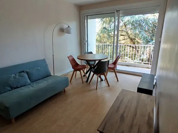 ST CYR Appartement T2 46m2
