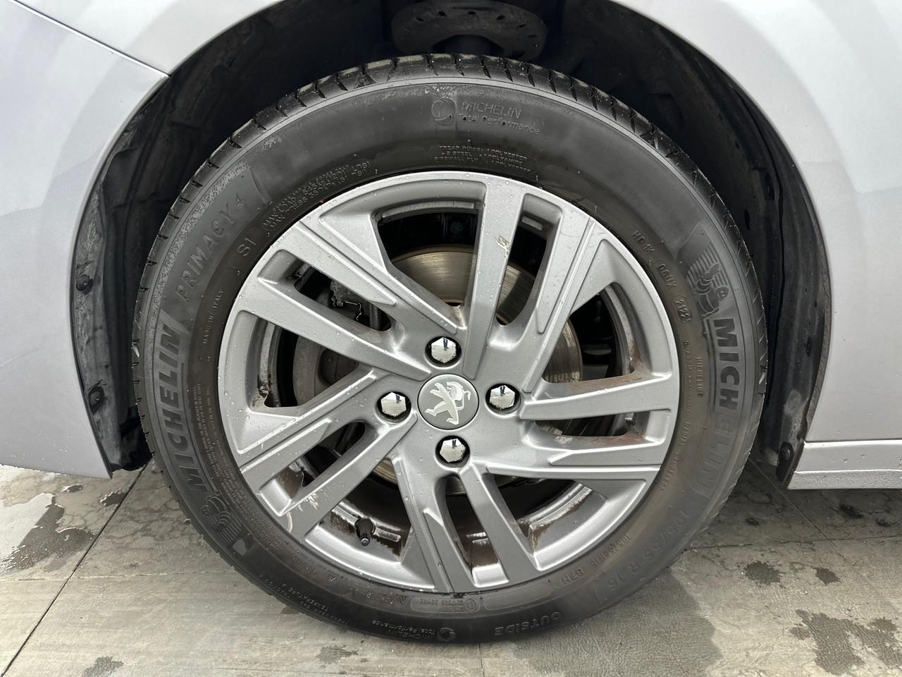 Peugeot 208 puretech 100 s&s bvm6 style — photo 14
