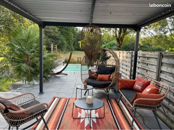 🌴Récente & lumineuse 🏠Maison RT2012 🛌4ch 🛀2sdb 🏊‍♂️Piscine coque, 🦋impasse calme 12km centre Nantes🏘