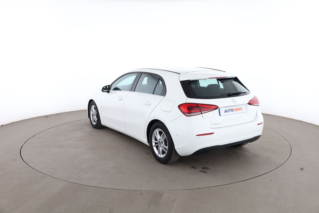 Mercedes-Benz Classe A 180 d Style Line 7G-DCT — photo 3