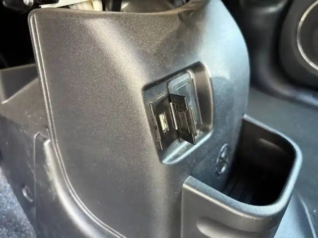 Peugeot Ion electrique — photo 20