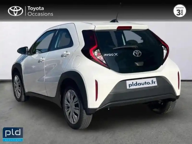 Toyota Aygo x 1.0 vvt-i 72ch dynamic — photo 2