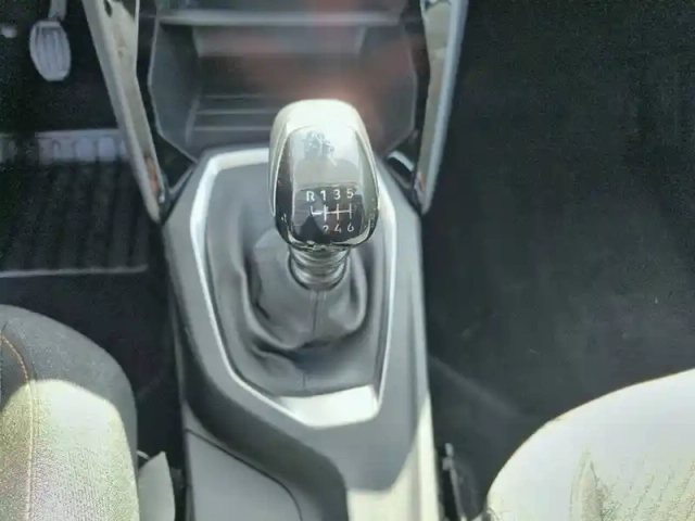 Peugeot 208 turbo 100 ch bvm6 — photo 14