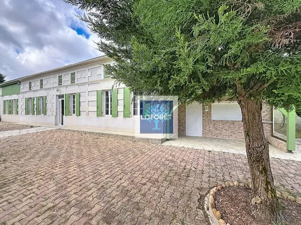 Maison Pierre 2 chambres, dépendances et jardin clos