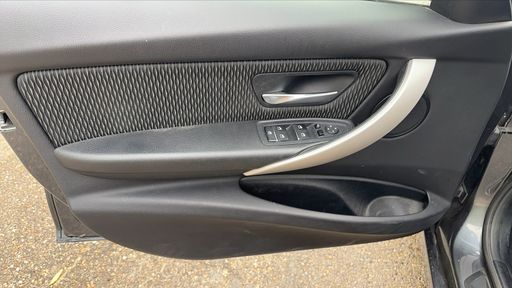 BMW Serie 3 Touring 320i 184 BVA - Lounge Plus – 2018 – 112338 km – Essence – Boîte Automatique — photo 43