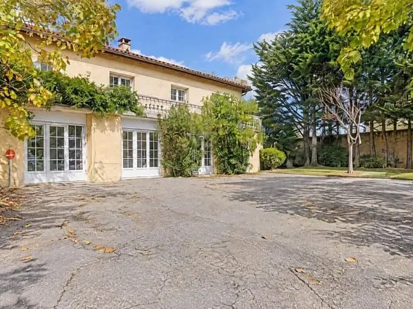 Maison 6 pièces 184 m²