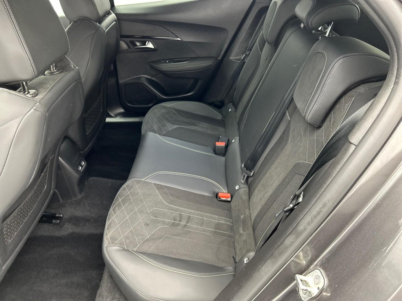 Peugeot 2008 puretech 130 s&s eat8 gt — photo 13
