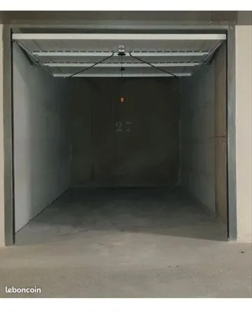 Garage fermé sécurisé