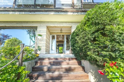 Maison 10 pièces 310 m²