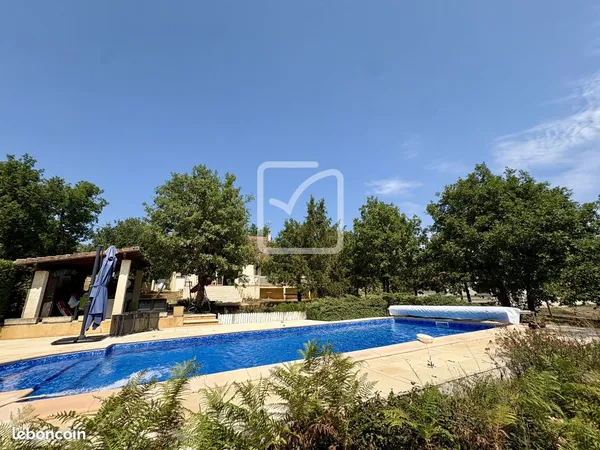 Maison 3 pièces 140 m²
