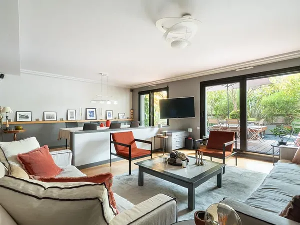 Appartement familiale avec terrasse arborée