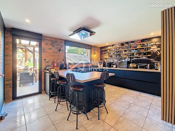 Maison 6 pièces 218 m²