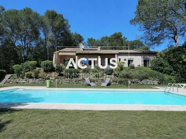 Maison 7 pièces 225 m²