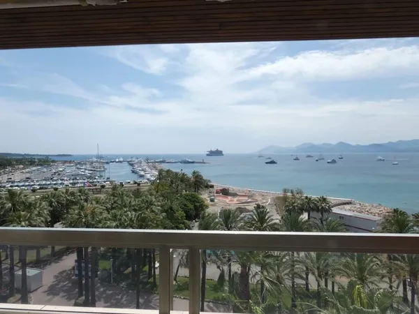 CROISETTE - CANNES CROISETTE VUE MER - LOCATION ÉVÉNEMENTIELLE & SAISONNIÈRE