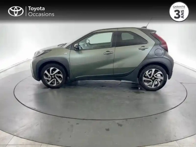 Toyota Aygo x 1.0 vvt-i 72ch design s-cvt my23 — photo 3