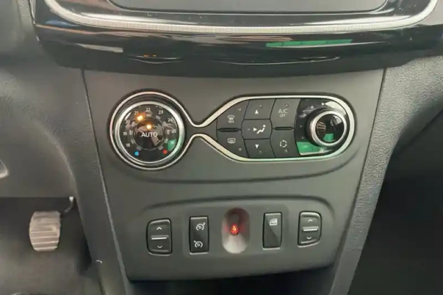 Dacia Sandero blue dci 95 — photo 50