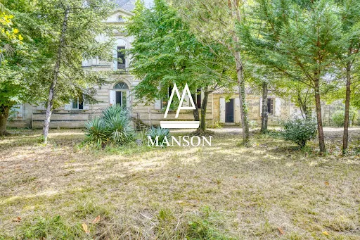 Maison 11 pièces 468 m²