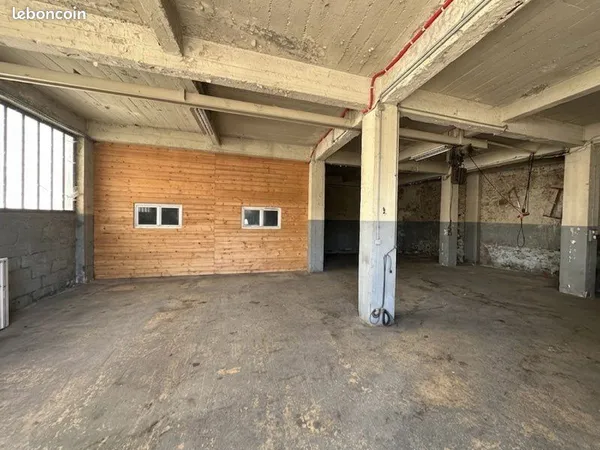 Dépôt de 2x170m2 sécurisé