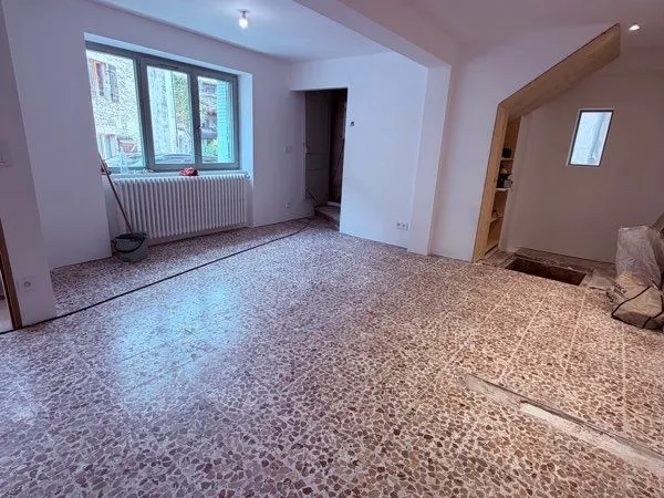 Appartement dans maison en pierre en copropriété
