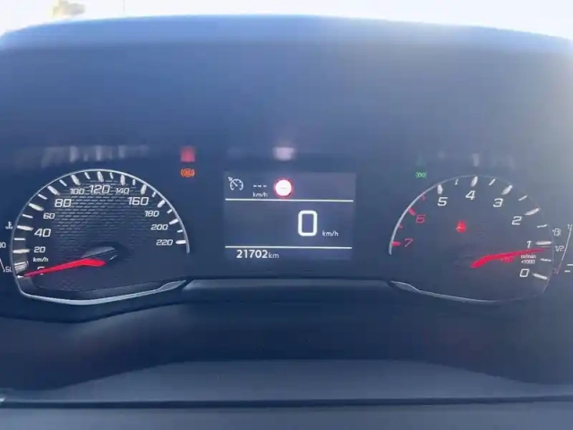 Peugeot 2008 puretech 100 s&amp;s bvm6 — photo 12