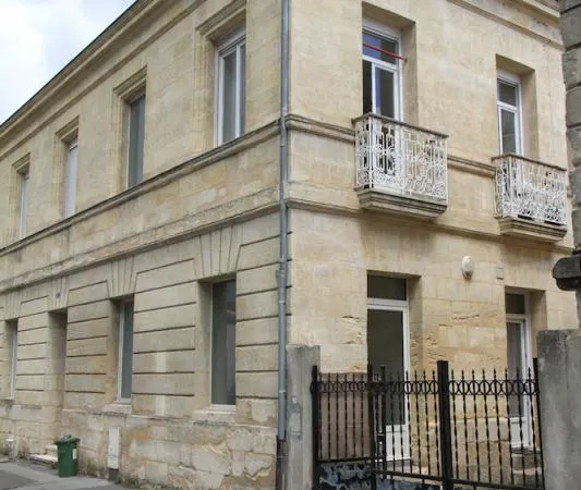 Appartement Location Bordeaux 1p 18m² 520€