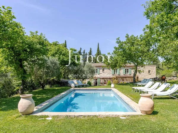 Maison 7 pièces 200 m²