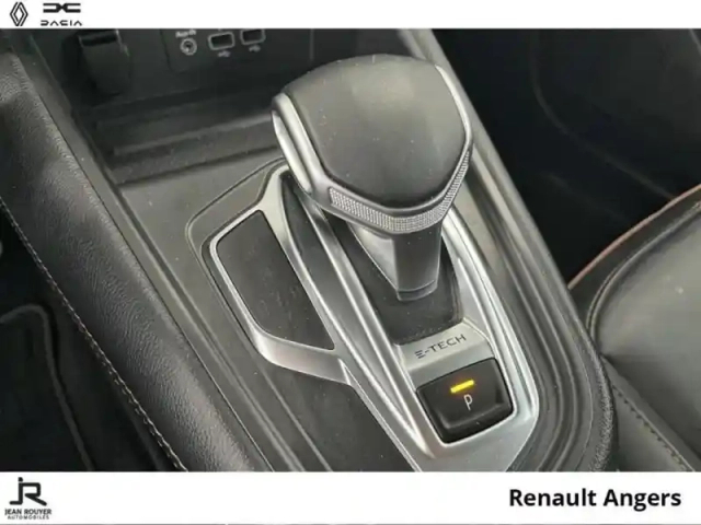 Renault Captur 1.6 e-tech plug-in 160ch initiale paris — photo 6