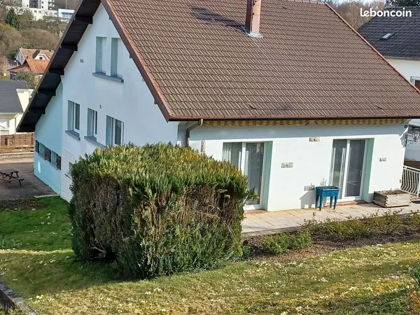 Spacieuse maison, secteur recherché