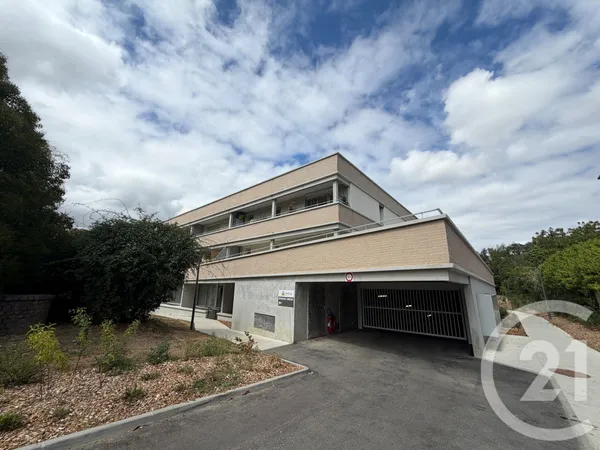 Parking 12 m²