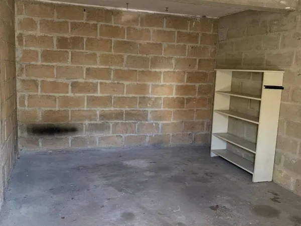 Parking 16 m²