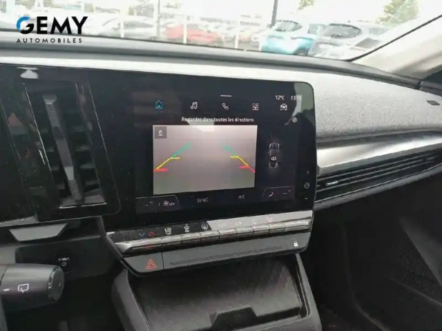 Renault Megane e-tech ev40 130ch standard charge — photo 15